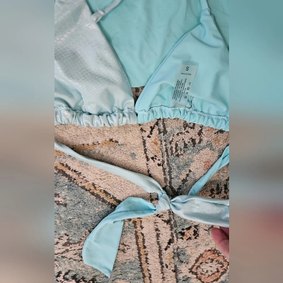 Dippin' Daisy's bikini. Two toned blue. Size Xs/small - Picture 8 of 9